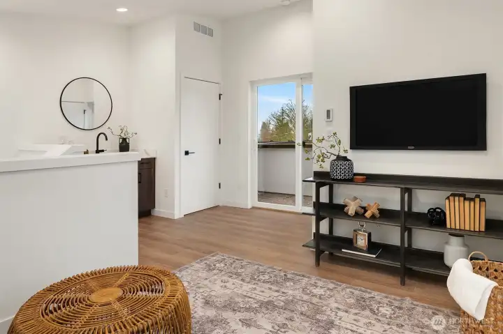 4th Floor Bonus Room