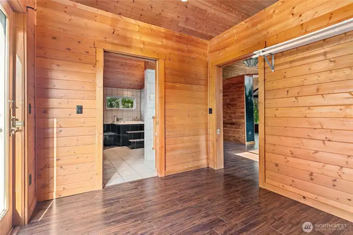 Upper level primary suite