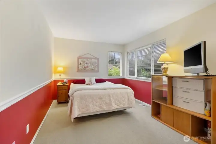 3rd large bedroom