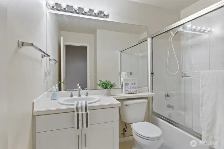 Full bath on 2nd floor