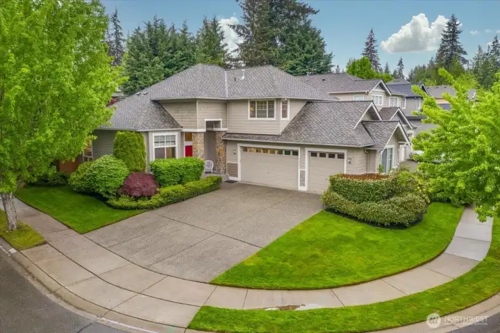 Corner lot in a prime neighborhood!