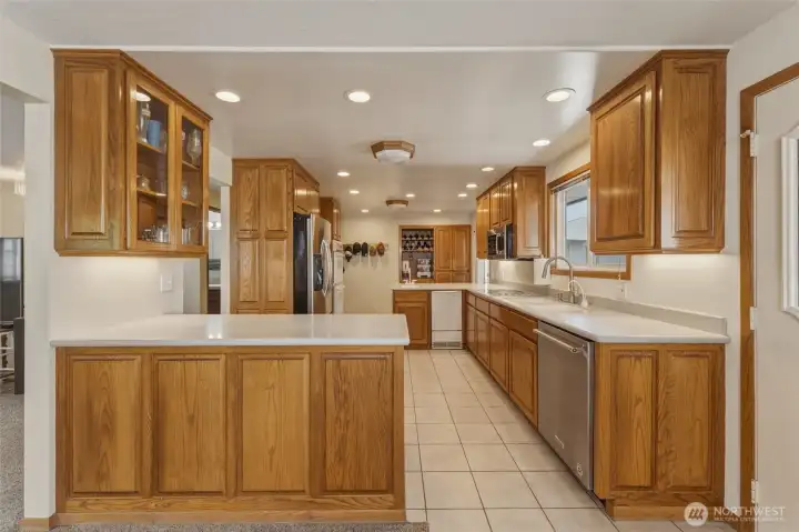 Tons of cupboards