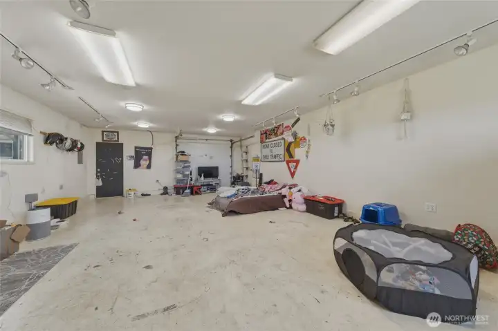 1200 Sq Ft Garage / Workshop
