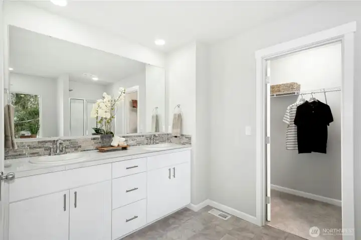 **THIS HOME IS A UNDER CONSTRUCTION. Photos are of a different home, same floorplan. Colors, features and specs will vary.