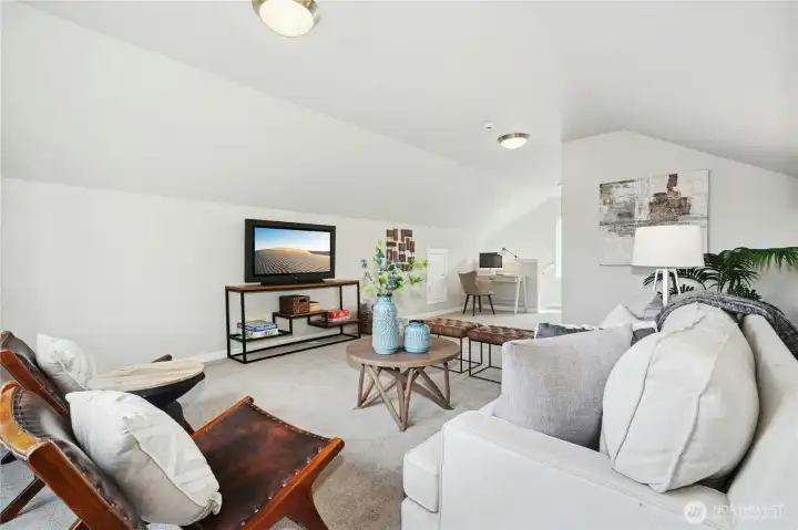 **THIS HOME IS A UNDER CONSTRUCTION. Photos are of a different home, same floorplan. Colors, features and specs will vary.