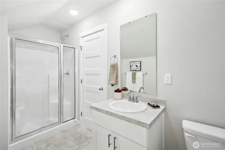 **THIS HOME IS A UNDER CONSTRUCTION. Photos are of a different home, same floorplan. Colors, features and specs will vary.