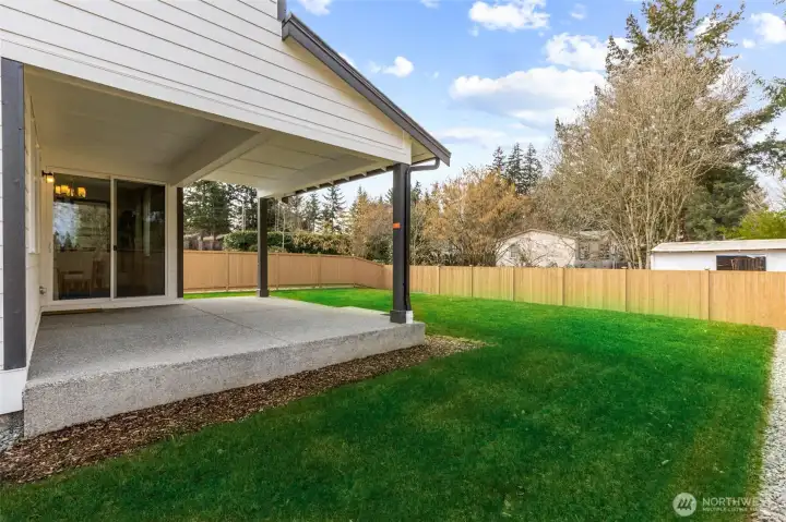 **THIS HOME IS A UNDER CONSTRUCTION. Photos are of a different home, same floorplan. Colors, features and specs will vary.