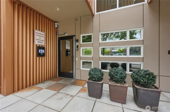 Entry to 4020-Urban Energy! New Video access system. Entry to 4020-Urban Energy! New Video access system.