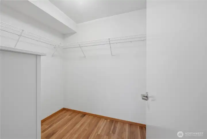 This walk-in closet is amazing! This walk-in closet is amazing!