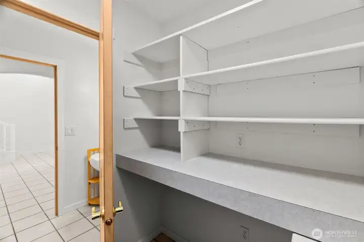 ...and this wonderful shelving/counter area as well! ...and this wonderful shelving/counter area as well!