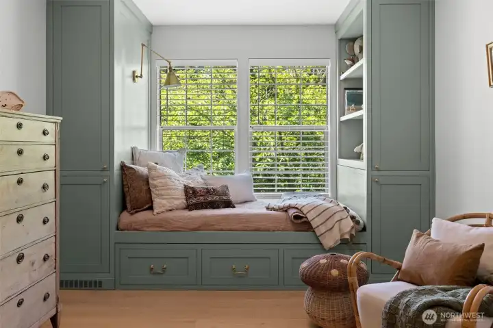 built in bunk 3rd bedroom