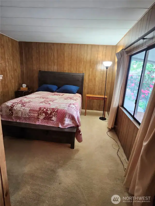 Good sized primary bedroom