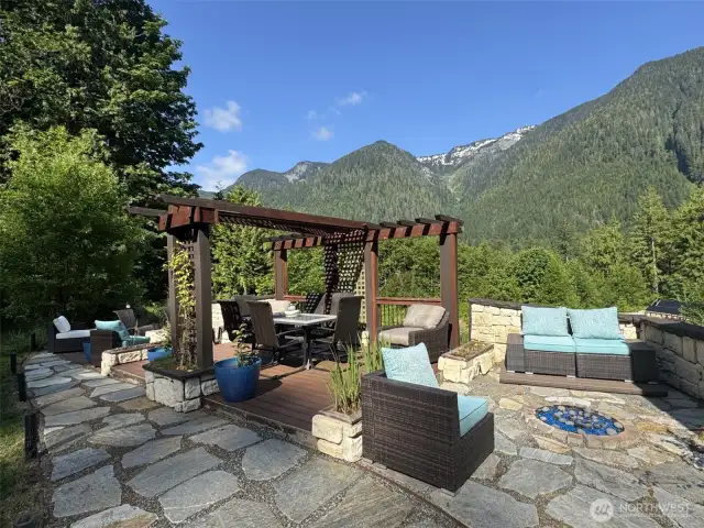 An elevated hideaway that artfully unites sweeping views, sophisticated comforts, and elegant spaces designed for effortless entertaining.