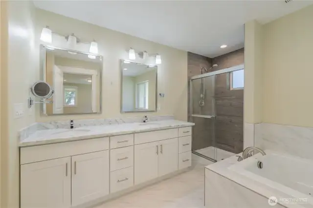 Primary bath with jetted tub