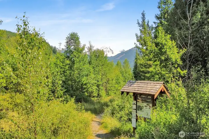 Glacier Springs has trails to explore