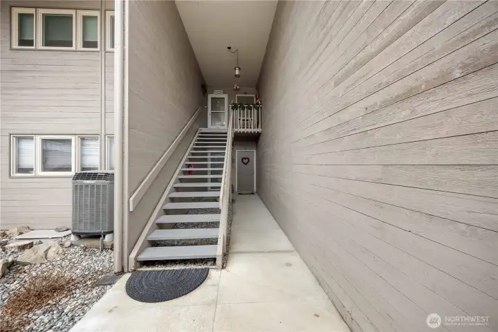 There are 8 units in this complex, each level has 4 units with entries on each end of the building looking similar to this....two up and two down.