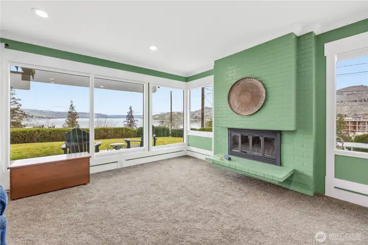 Lots of light, windows and did I mention the views???