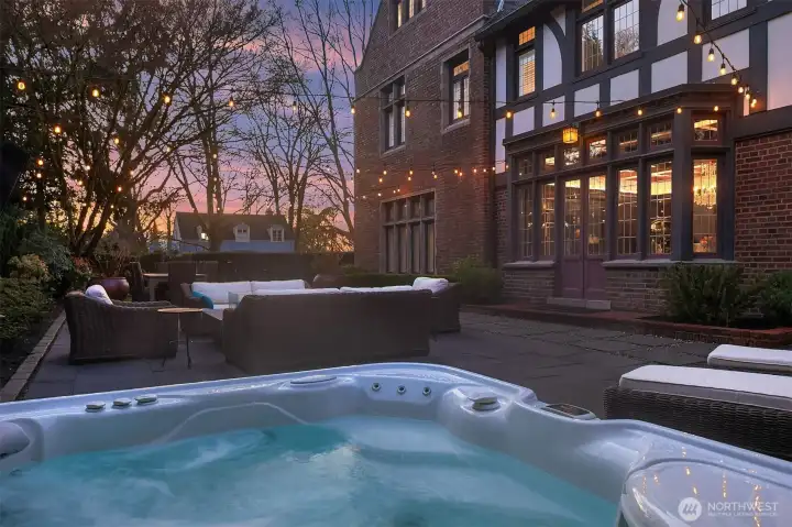 Your private outdoor space is a perfect place to relax. The large, corner lot was professionally designed for low maintenance al fresco living.