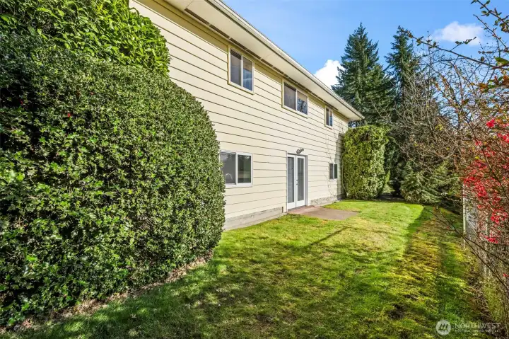 Side yard, separate entrance to downstairs