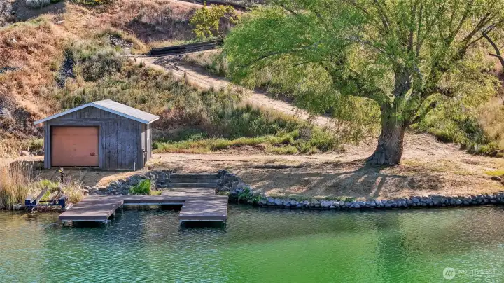 Dock and boathouse with direct lake access
