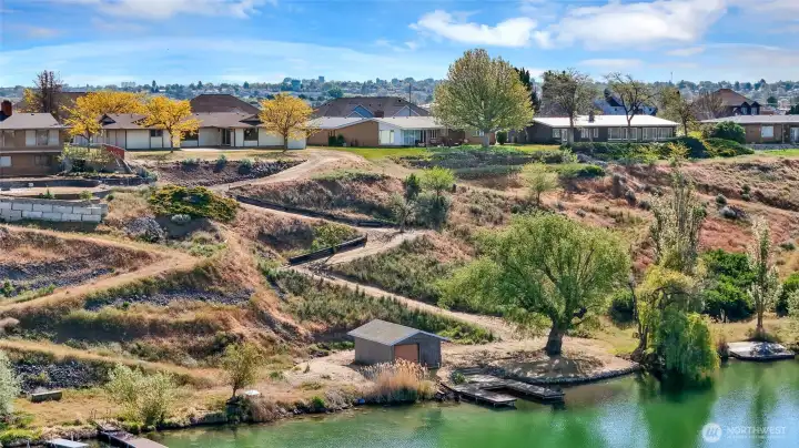 Moses Lake waterfront home with 90’ of private shoreline