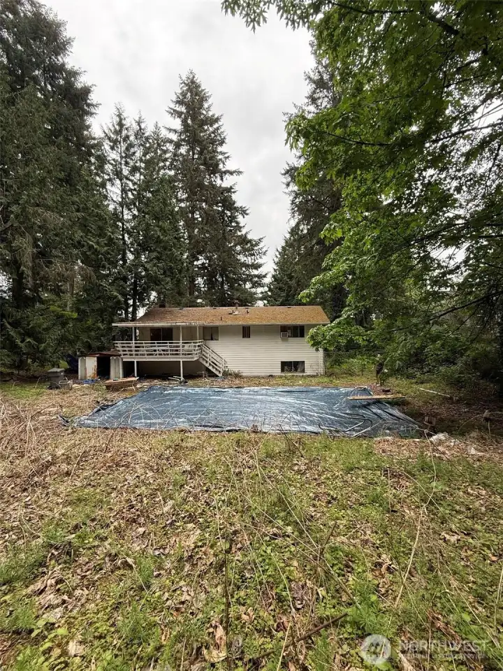 Back of home, huge back yard with swimming pool, potential development/DADU opportunity. Back of home, huge back yard with swimming pool, potential development/DADU opportunity.