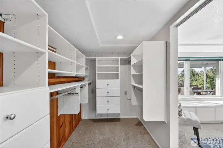 Bedroom 2 has large walk in closet Bedroom 2 has large walk in closet
