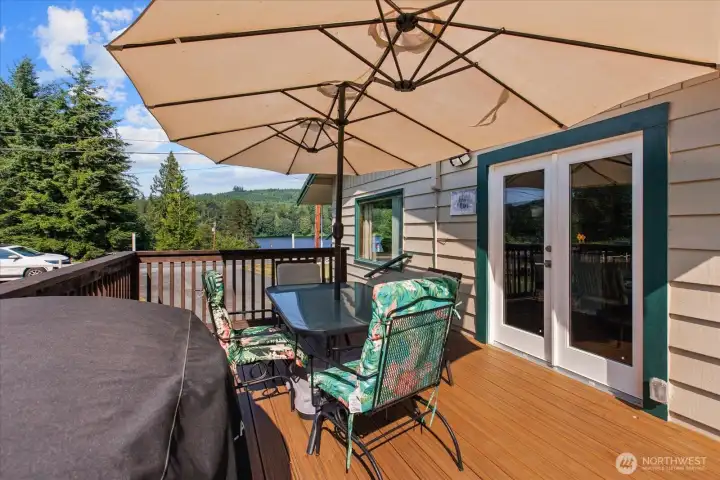 Deck out side of Kitchen Deck out side of Kitchen