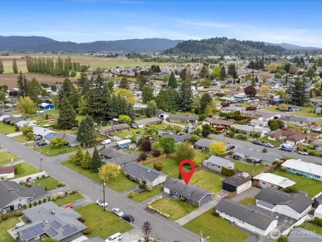 Fantastic location! Easy freeway access.