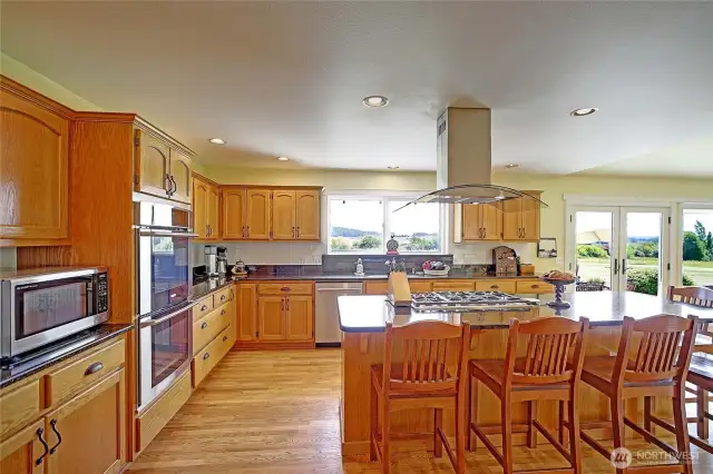 Electrolux double convection oven, granite counters...