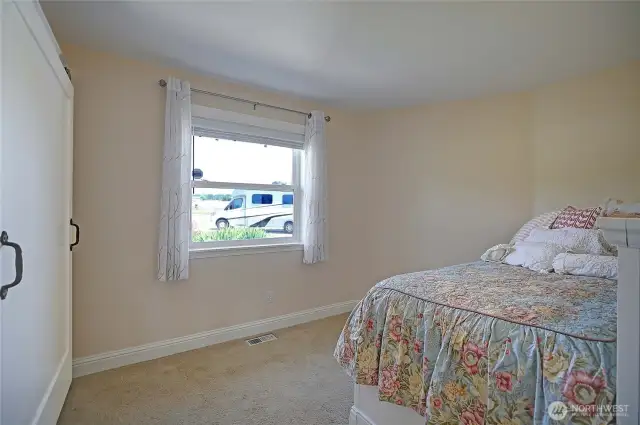 Guest bedroom...