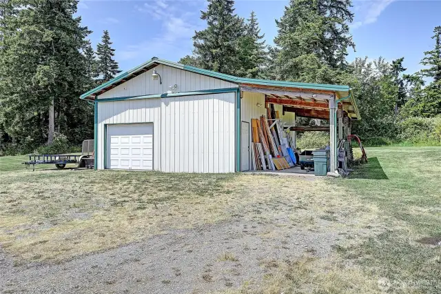 864 square foot shop with 450 square foot lean-to. Shop has a 100 amp panel and water...