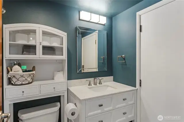 This full bathroom has elegant customized features!