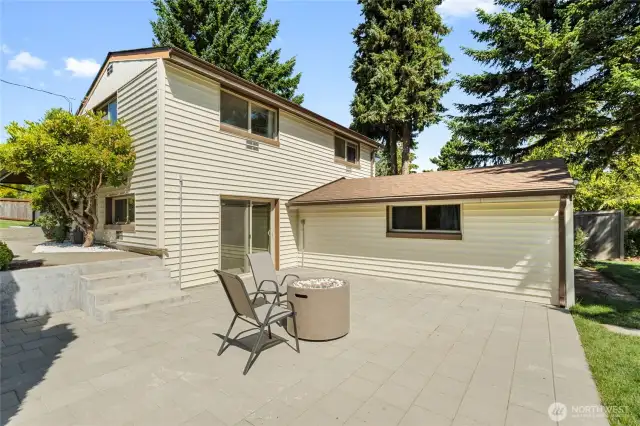 Look at the incredible patio just outside the lower level slider...or access it from the main entry area. Great entertainment space, or set up your own personal oasis for relaxation!
