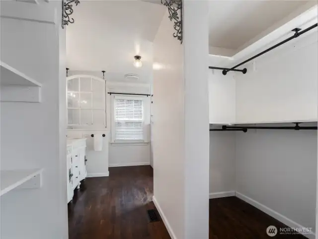 Primary en suite with closet area