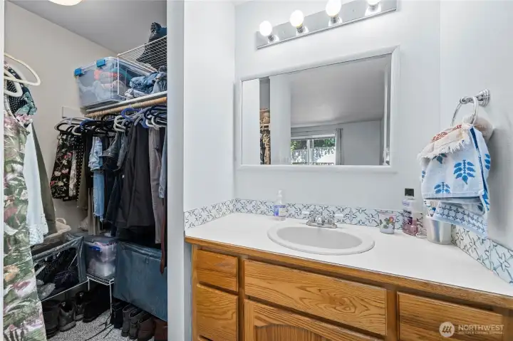 Primary bath and wal-in closet.