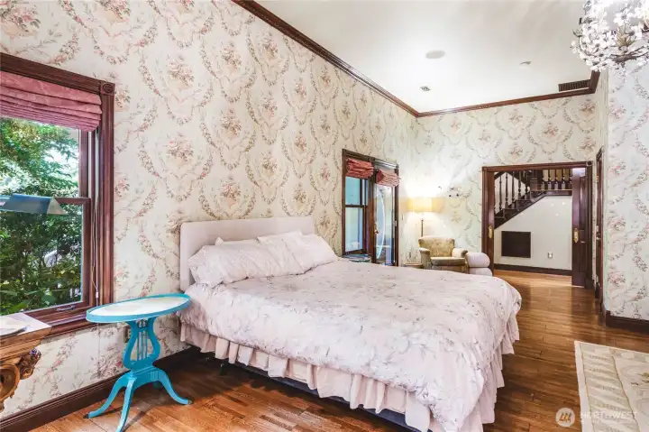 Sumptuous primary suite