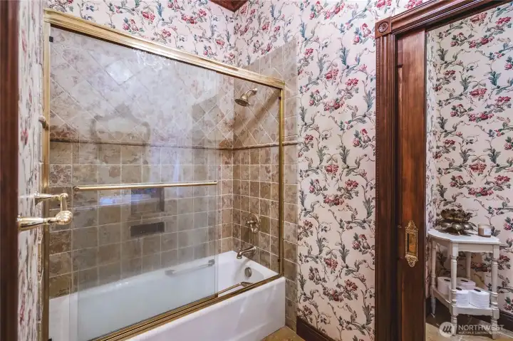 Second level full bathroom