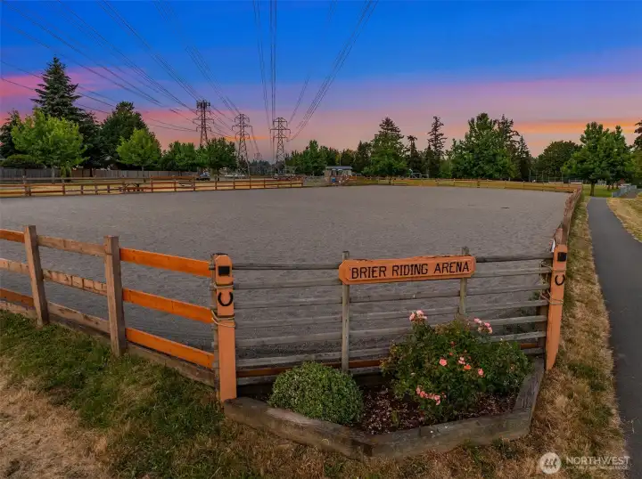 Walk to Brier Park with over 12 acres of green space, walking paths, pickleball/tennis courts, an equestrian riding area, baseball fields, skate park and picnic shelters.