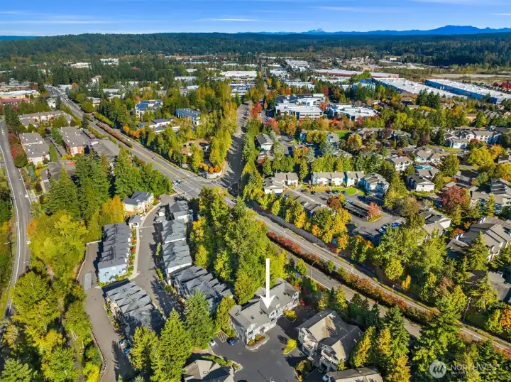 The perfect location just moments from Marymoor, Microsoft & downtown Redmond. 5-star dining, groceries & more are all minutes away!