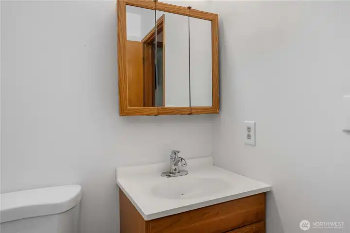 Full upstairs bathroom!
