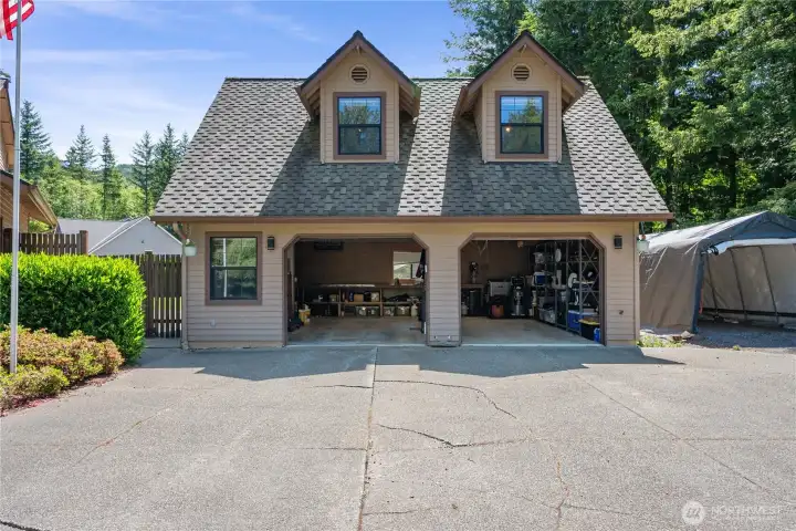 Endless possibilities with your extra 2 car garage!