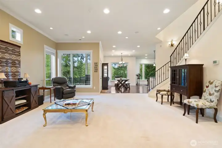 Spacious living room