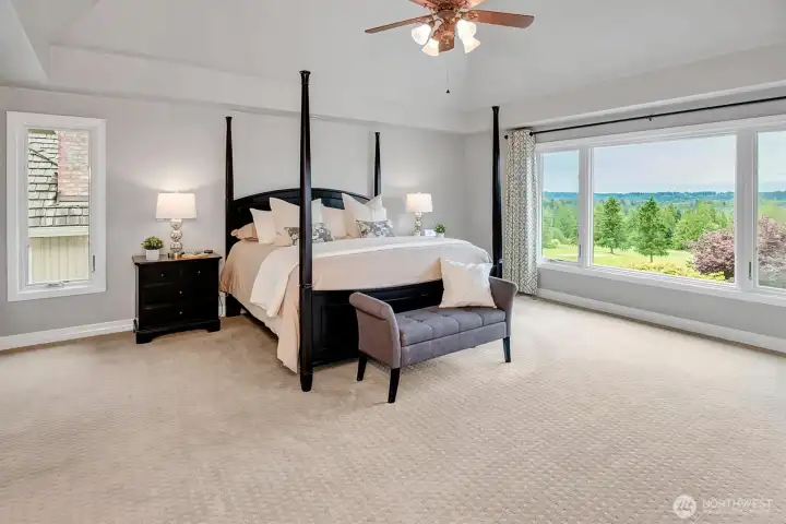 Large primary suite Large primary suite