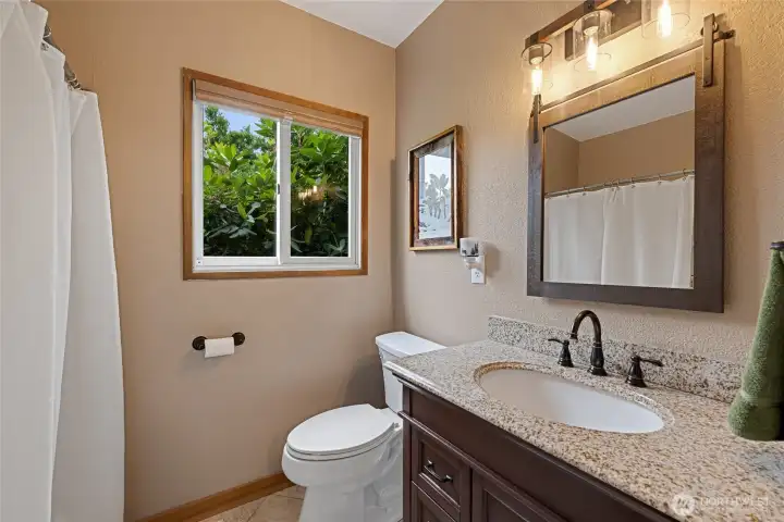 3/4 Bathroom newly renovated