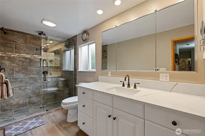 3/4 bathroom newly renovated