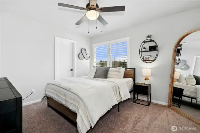 2nd bedroom with Walk-in-Closet