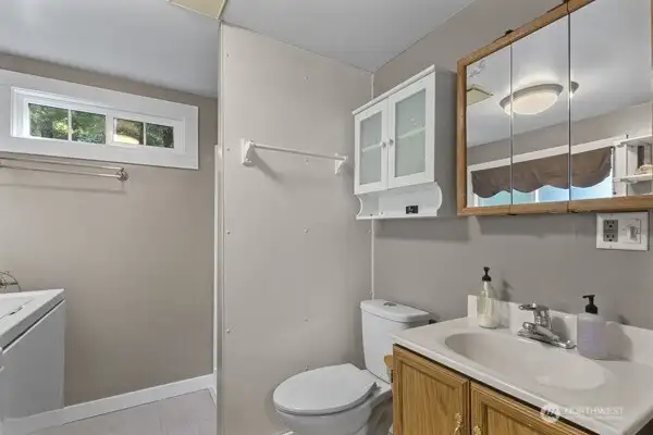 3/4 bath off the laundry area
