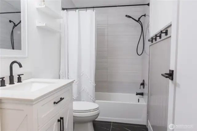 Remodeled Main full bathroom