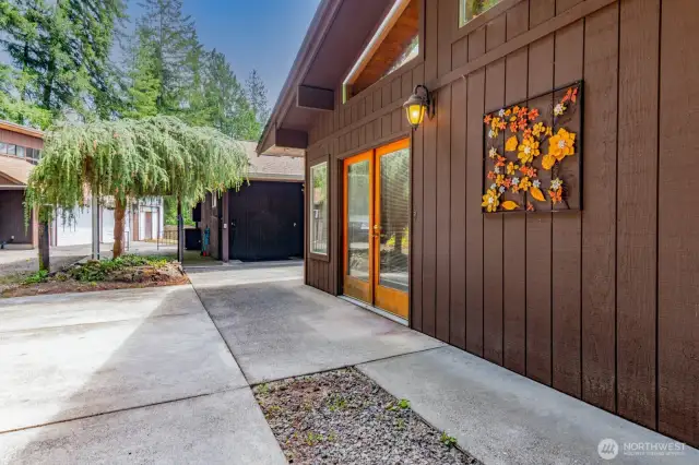 Spacious Mid-Century Modern Home